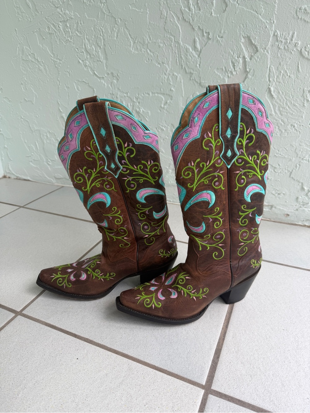 RARE Sterling River SR-140 Women’s 9B Embroidered Cowboy Boots Pink Turquoise m